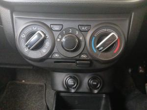 Toyota Vitz 1.0 XR manual - Image 11