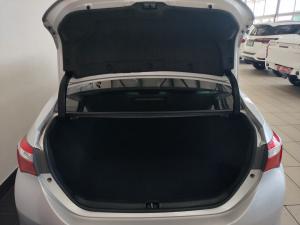 Toyota Corolla 1.6 Prestige auto - Image 8