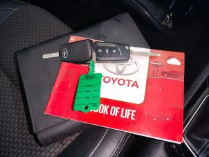Toyota Corolla 1.6 Prestige auto - Image 9