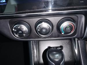 Toyota Corolla 1.6 Prestige auto - Image 20