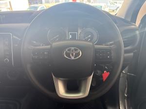 Toyota Hilux 2.4GD-6 Xtra cab Raider manual - Image 8