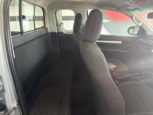 Toyota Hilux 2.4GD-6 Xtra cab Raider manual - Image 17