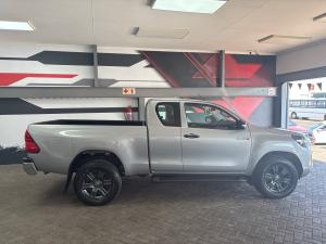 Toyota Hilux 2.4GD-6 Xtra cab Raider manual - Image 3