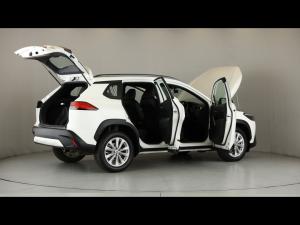 Toyota Corolla Cross 1.8 Hybrid XS - Image 16