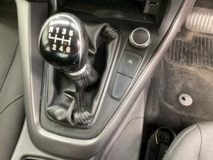 Ford Focus sedan 1.0T Ambiente - Image 12