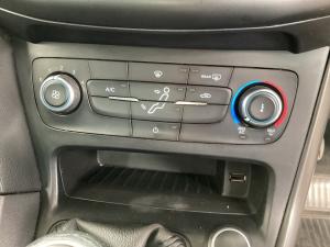 Ford Focus sedan 1.0T Ambiente - Image 16