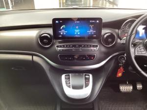 Mercedes-Benz V-Class V300d Avantgarde AMG Line - Image 14