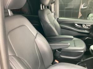 Mercedes-Benz V-Class V300d Avantgarde AMG Line - Image 16