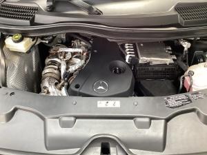 Mercedes-Benz V-Class V300d Avantgarde AMG Line - Image 19