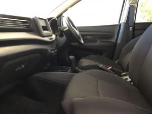 Suzuki Ertiga 1.5 GA - Image 7