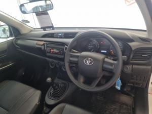 Toyota Hilux 2.0 single cab S (aircon) - Image 6