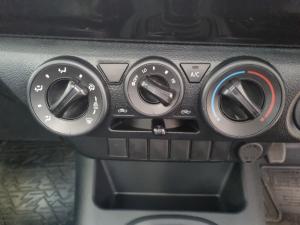 Toyota Hilux 2.0 single cab S (aircon) - Image 11