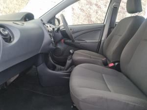 Toyota Etios hatch 1.5 Xi - Image 7