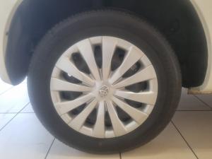 Toyota Etios hatch 1.5 Xi - Image 16