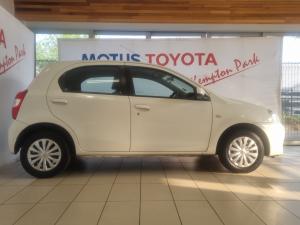 Toyota Etios hatch 1.5 Xi - Image 3