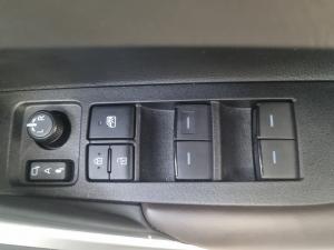 Toyota Corolla Cross 1.8 HEV XS - Image 22
