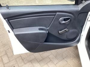 Nissan NP200 1.6i safety pack (aircon) - Image 19