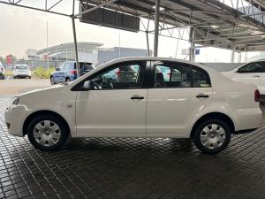 Volkswagen Polo Vivo sedan 1.4 Trendline - Image 4