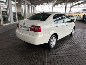 Volkswagen Polo Vivo sedan 1.4 Trendline - Image 6