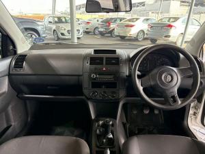 Volkswagen Polo Vivo sedan 1.4 Trendline - Image 9