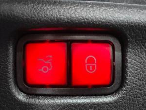 Mercedes-Benz C-Class C220d Avantgarde - Image 13