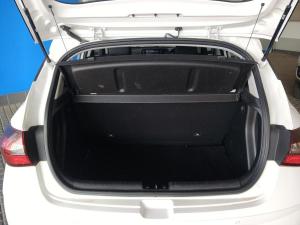 Hyundai i20 1.2 Motion - Image 10