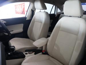 Volkswagen Polo sedan 1.6 Life auto - Image 12