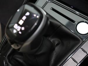 Volkswagen Polo sedan 1.6 Life auto - Image 18