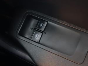 Volkswagen Polo Vivo hatch 1.4 Trendline - Image 21