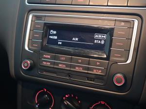 Volkswagen Polo Vivo hatch 1.4 Trendline - Image 9