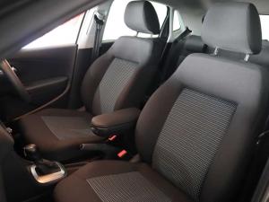 Volkswagen Polo Vivo hatch 1.6 Comfortline auto - Image 11