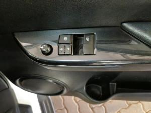 Toyota Hilux 2.4GD-6 Xtra cab Raider manual - Image 20