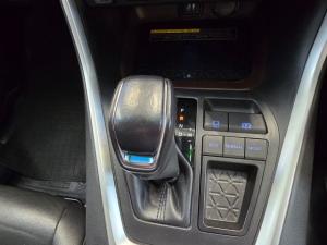 Toyota RAV4 2.0 VX - Image 17