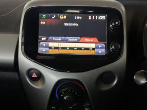 Toyota Aygo 1.0 - Image 9