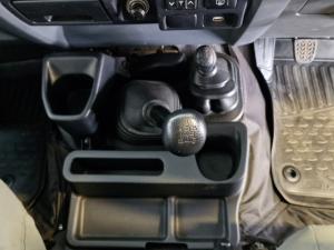 Toyota Land Cruiser 76 4.5D-4D V8 station wagon LX - Image 13