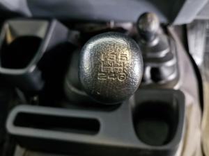 Toyota Land Cruiser 76 4.5D-4D V8 station wagon LX - Image 14