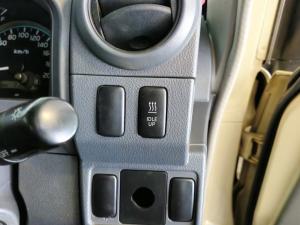 Toyota Land Cruiser 76 4.5D-4D V8 station wagon LX - Image 18