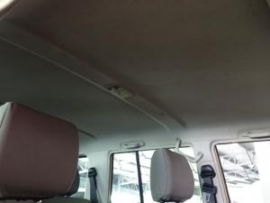 Toyota Land Cruiser 76 4.5D-4D V8 station wagon LX - Image 19