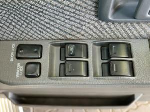 Toyota Land Cruiser 76 4.5D-4D V8 station wagon LX - Image 27