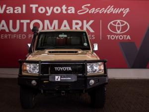 Toyota Land Cruiser 76 4.5D-4D V8 station wagon LX - Image 2