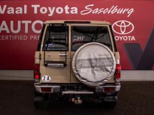 Toyota Land Cruiser 76 4.5D-4D V8 station wagon LX - Image 5