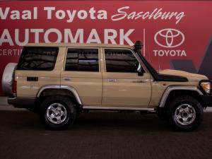 Toyota Land Cruiser 76 4.5D-4D V8 station wagon LX - Image 7