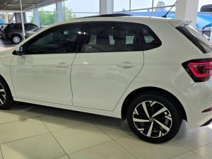 Volkswagen Polo hatch 1.0TSI Life manual - Image 4