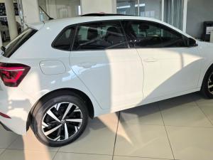 Volkswagen Polo hatch 1.0TSI Life manual - Image 8