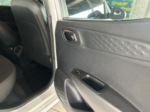 Hyundai i10 1.1 Motion - Image 10