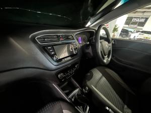 Hyundai i20 1.2 Fluid - Image 11