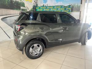 Mahindra XUV 3XO 1.2T MX2 auto - Image 4