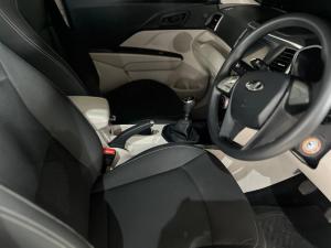 Mahindra XUV300 1.5TD W6 - Image 8
