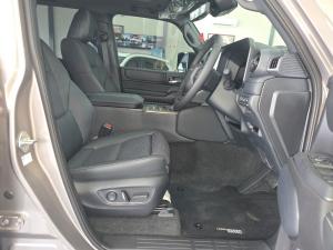 Toyota Land Cruiser Prado 2.8GD VX-R - Image 15