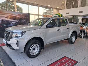 Nissan Navara 2.5DDTi double cab SE auto - Image 2